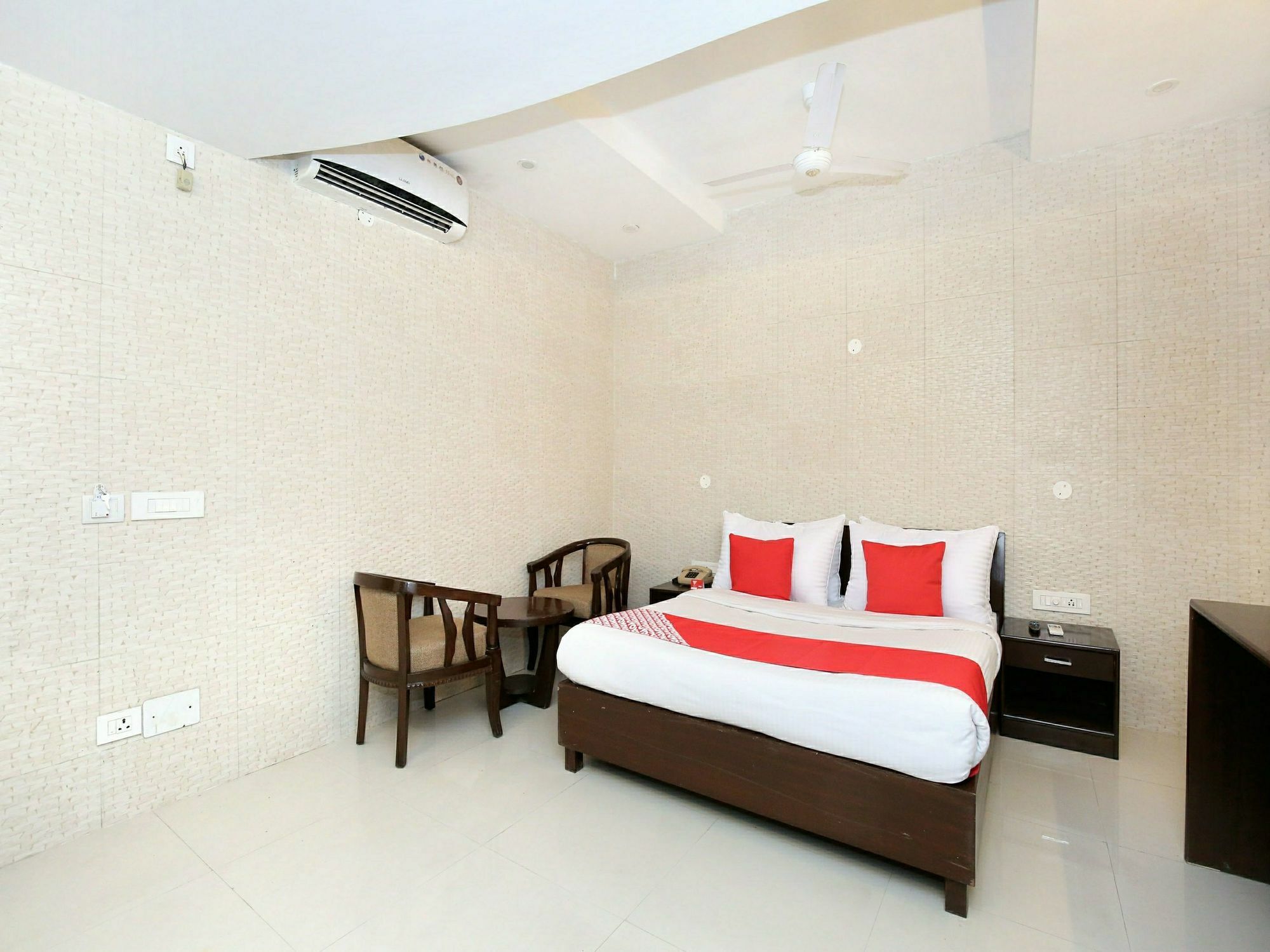 Hotel Oscar Regency Panchkula Eksteriør billede
