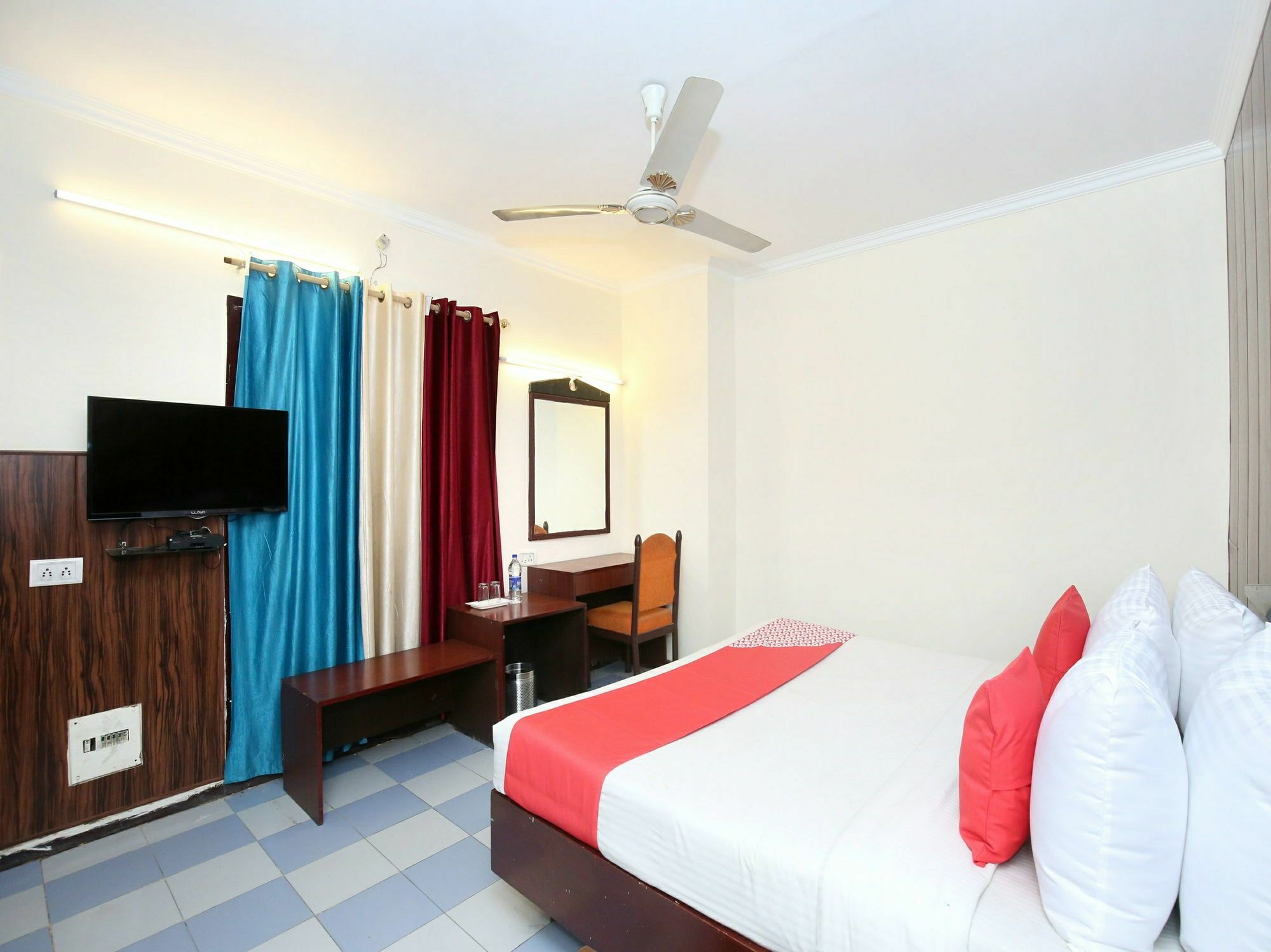 Hotel Oscar Regency Panchkula Eksteriør billede