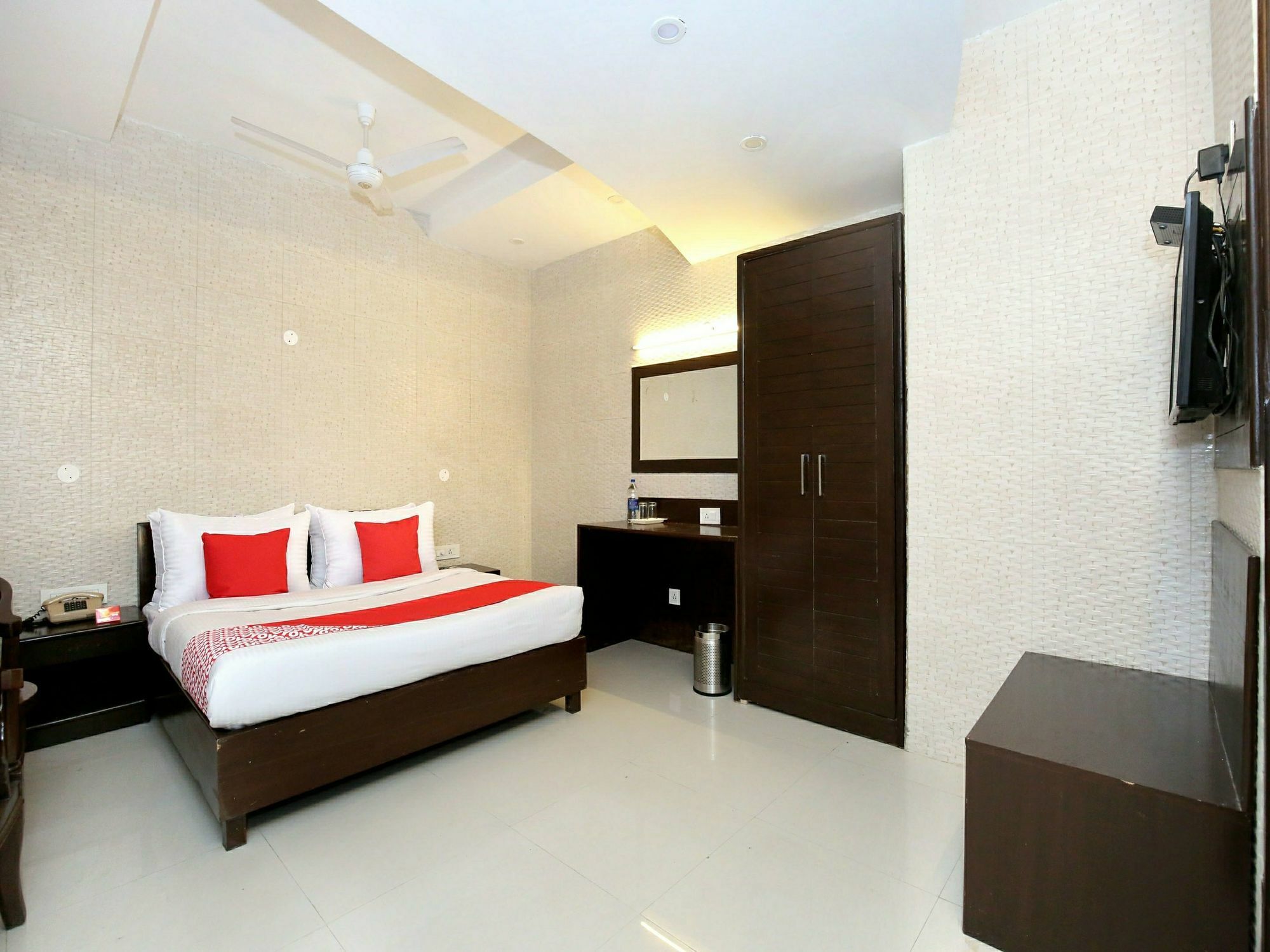 Hotel Oscar Regency Panchkula Eksteriør billede