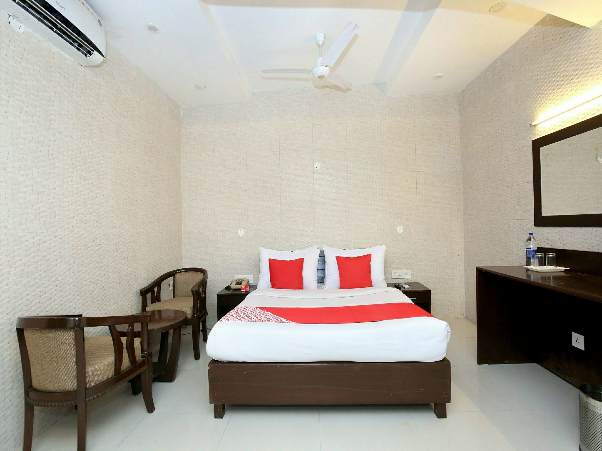 Hotel Oscar Regency Panchkula Eksteriør billede